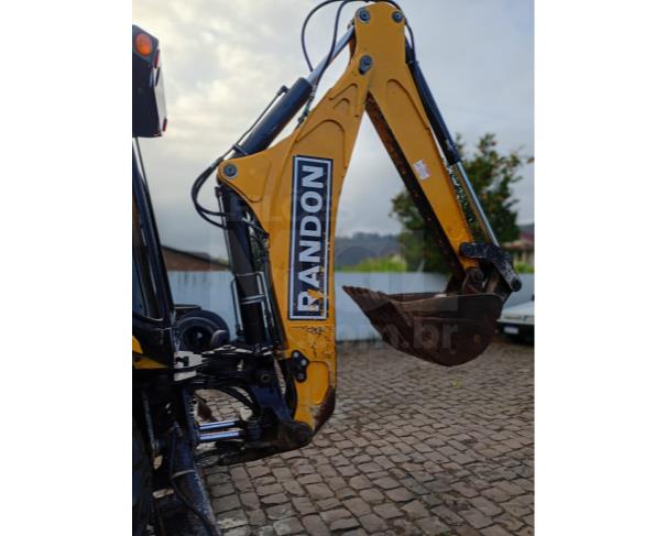 Foto de NOVA BRESCIA/RS - Retroescavadeira Randon, modelo RD406