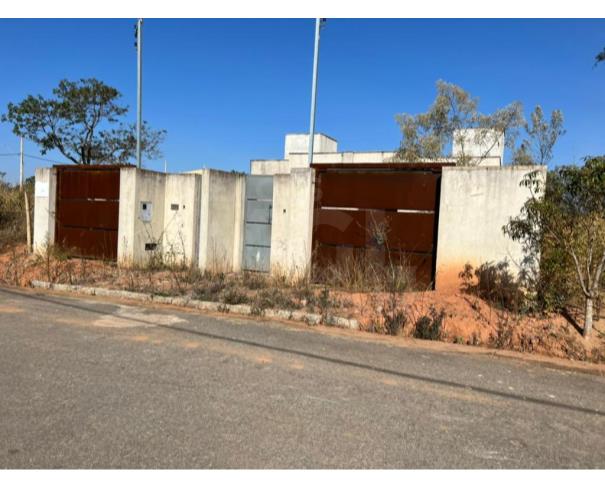 Foto de CLÁUDIO/MG - Lote de 300,00m² com duas casas geminadas no Povoado do Corumbá - PA3619 
