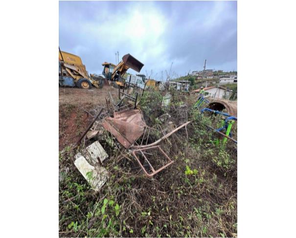 Foto de SANTA BARBARA DO MONTE VERDE/MG -  SUCATA DE FERRO (COM APARELHOS DE ACADEMIA AO AR LIVRE)