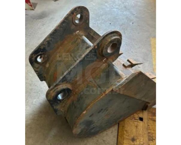 Foto de CONTAGEM /MG AFTER COOLERS CATERPILLAR, HELICES DE EQUIPAMENTOS DIVERSOS, 1 CAÇAMBA RETRO ESCAVADEIRA JOHN DEERE, 1 PALETE DE MATERIAL DE DESGASTE DE EQUIPAMETOS DIVERSOS NO ESTADO EM QUE SE ENCOTRAM.-- PA13009