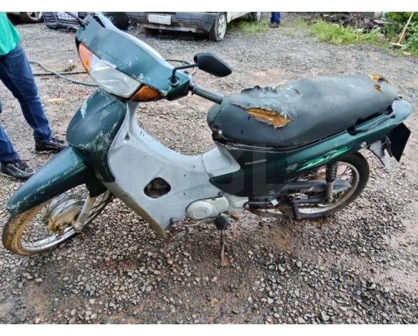 Foto de ARAXÁ/MG - Motocicleta HONDA C100 Biz - 2003/2003 - CIRCULÁVEL