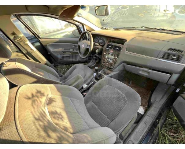 Foto de CAPIVARI/SP - VEÍCULO CONSERVADO - FIAT/LINEA HLX 1.9 - 2009/2010