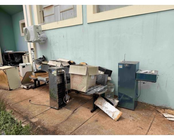 Foto de TIROS/MG - LOTE COMPOSTO POR MÓVEIS, EQUIPAMENTOS, ELETRÔNICOS E BENS DIVERSOS