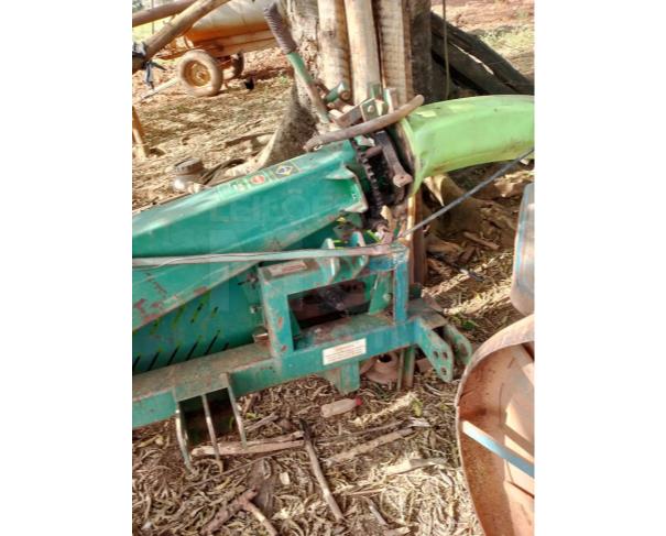 Foto de DOURADOQUARA/MG - Ensiladeira Cresmasco, modelo Custon 930-CIII.