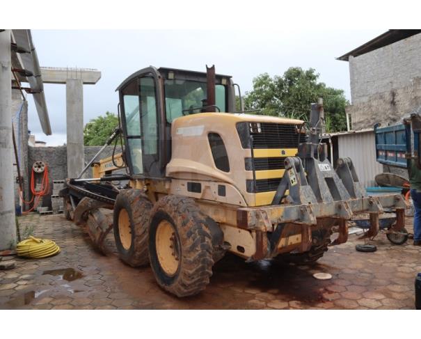 Foto de DIVINO/MG - Motoniveladora New Holland, modelo 140B.