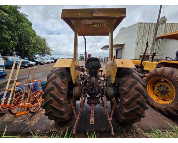 Foto de LONDRINA/PR - TRATOR AGRÍCOLA 4X2 MARCA VALMET MODELO 86ID