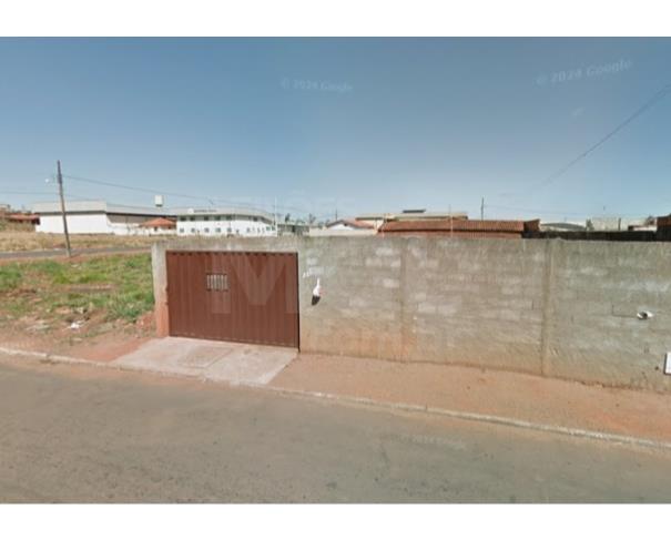 Foto de TRÊS PONTAS/MG — [Fração ideal de 6,25% de 50% sobre] casa e lote de terreno