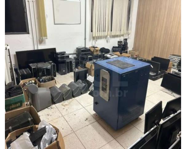 Foto de BRASILIA/DF - Material de Informática e eletrônicos.
