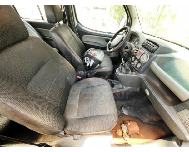 Foto de SERRA AZUL DE MINAS/MG- (CARRO) Fiat / Doblo ELX 1.4- 2010/2011