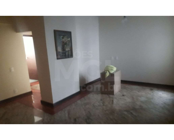 Foto de DIVINÓPOLIS/MG - Apartamento nº 102, com a área de 151,53m², situado a Avenida 07 de Setembro, Centro