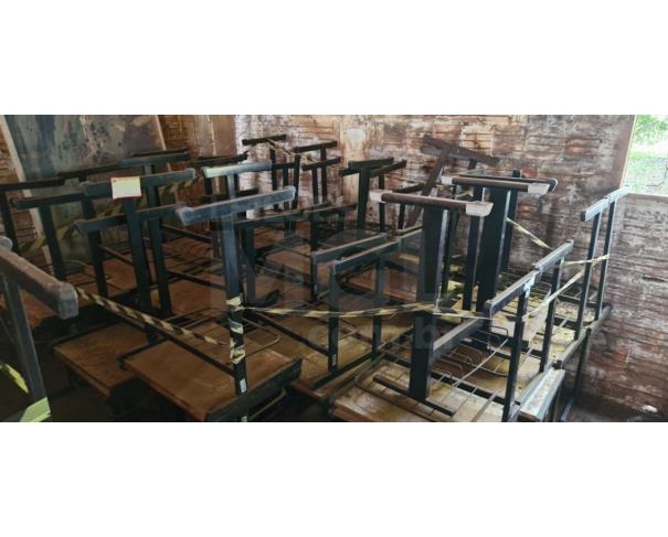 Foto de PONTES GESTAL/SP - Cadeiras infantis coloridas, Mesas diversas – escrivaninha, mesa para impressora, mesa de formica, Carteiras escolares, Cadeiras escolares infantis