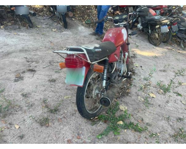 Foto de ARAGUAPAZ/GO - Motocicleta HONDA CG 125 - PARA RETIRADA DE PEÇAS - MOTOR INSERVÍVEL