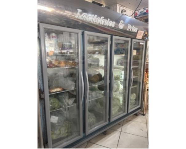 Foto de RIBEIRÃO DAS NEVES/MG - Freezer vertical marca KLIMA, com quatro portas de vidro