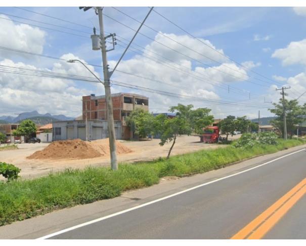 Foto de BAIXO GUANDU/ES — Prédio com 3 pavimentos e seu lote no Loteamento Vila Kennedy