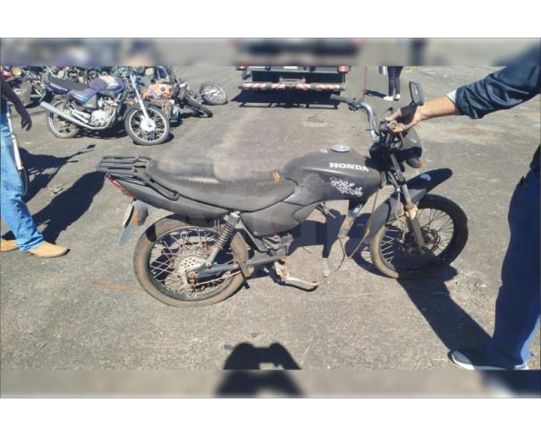 Foto de APARECIDA DE GOIÂNIA/GO - Motocicleta HONDA CG 125 Fan - PARA RETIRADA DE PEÇAS - MOTOR INSERVÍVEL