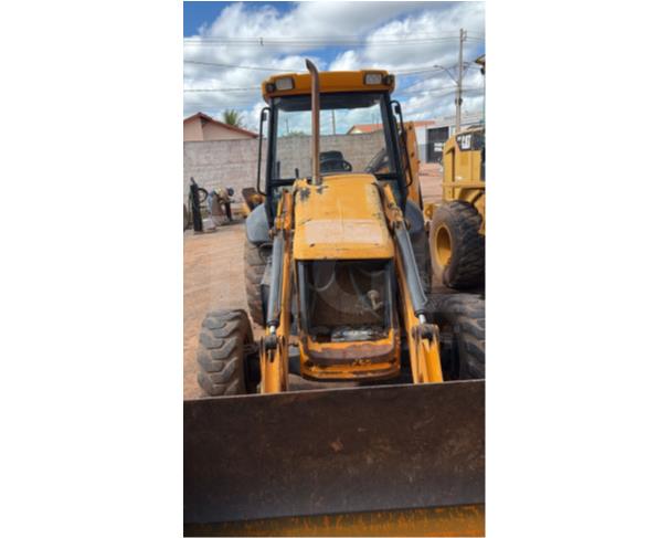Foto de JENIPAPO DE MINAS/MG - Retroescavadeira JCB, modelo 3C.