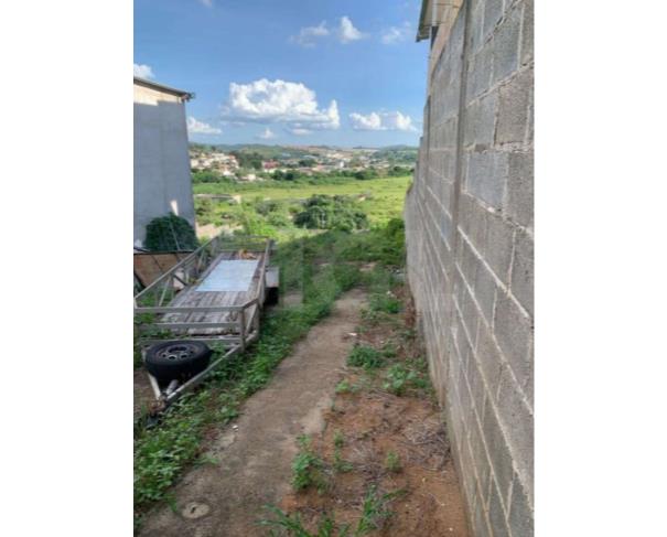 Foto de FORMIGA/MG - Galpão em lote de 360m² no Bairro Novo Santo Antônio