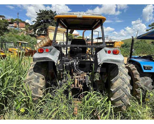 Foto de APIACÁ/ES - Tratar Agrícola Valtra modelo BM100