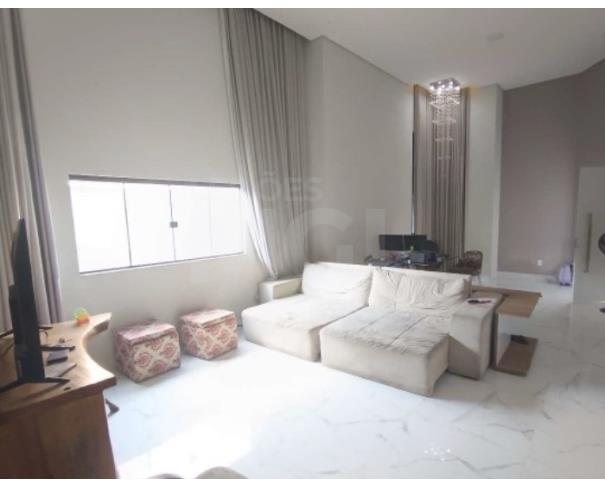 Foto de PIRAPORA/MG – Casa e seu respectivo lote com a área de 360,00m², situado no bairro São João Batista