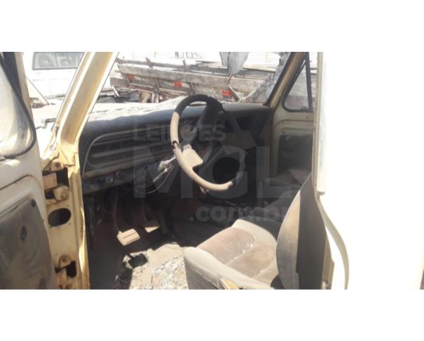 Foto de ITAÚNA/MG - (CARGA/CAMINHÃO) - SUCATA NÃO RECONHECÍVEL - FORD F 350 - 1976/1976
