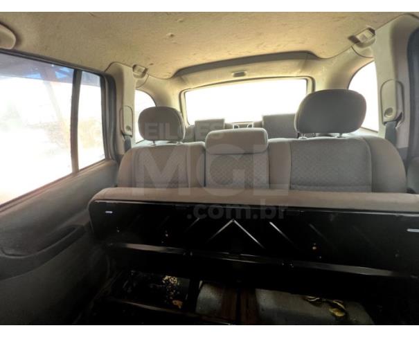 Foto de LAVRAS/MG - CHEVROLET ZAFIRA CONFORT - 2010/2010 - COR : BRANCO 