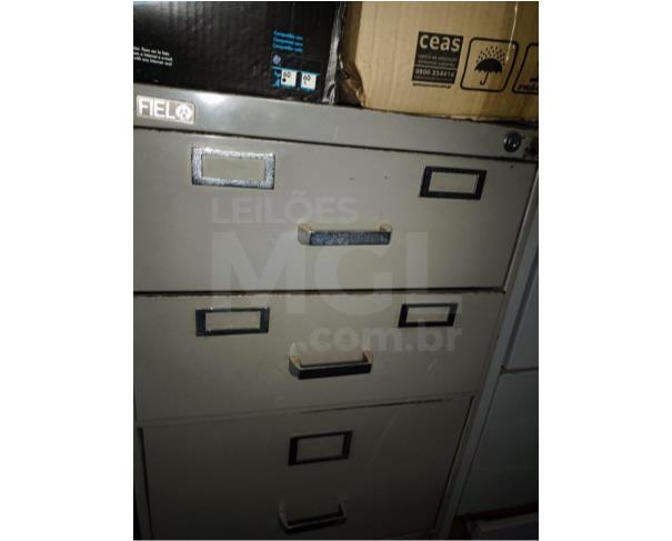 Foto de GUARANTÃ/SP -  Aparelho de Eletro, Maquina de passar veneno, Televisão-, pulverizador 7,5 L, Gaveteiros