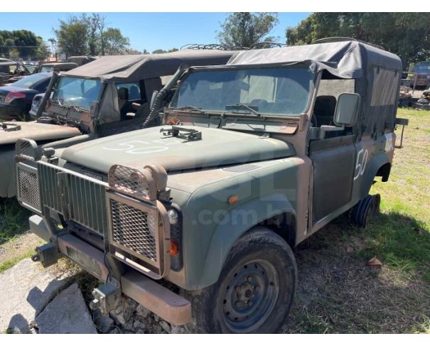 Foto de RIO DE JANEIRO/RJ - VTNE PICAPE EMP GE DEFENDER 90 1/2T 4X4 LAND ROVER