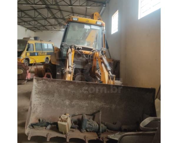 Foto de QUATIGUÁ/PR - Retroescavadeira JCB, modelo 3C