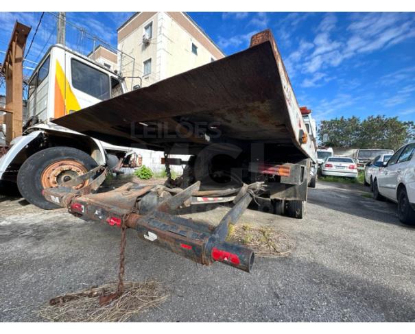 Foto de RIO DAS OSTRAS/RJ - CAMINHÃO MEC. OPERAC.MERCEDES MENZ MB 710