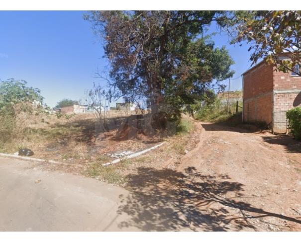 Foto de PEDRO LEOPOLDO/MG — Lote com Casa no Bairro Morada dos Angicos