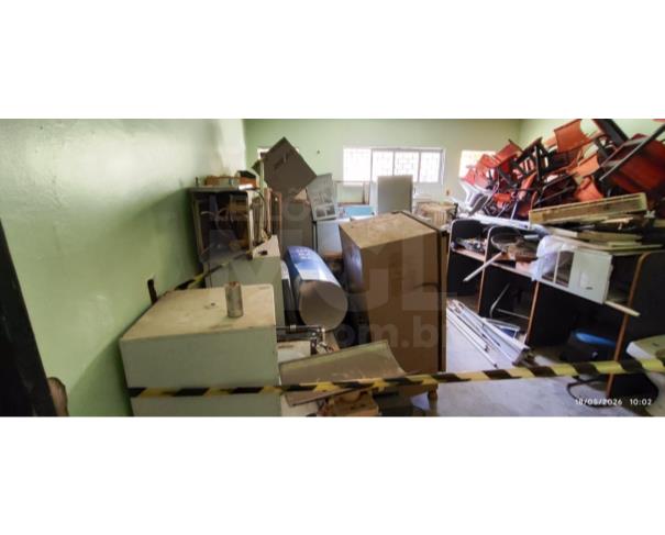 Foto de SENADOR POMPEU/CE - Lote de Geladeiras, Mesas, Ventiladores e entre outros