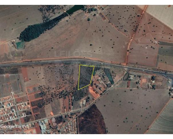 Foto de LUZ/MG — Terreno com área de 30.000m², frente para a BR-262 