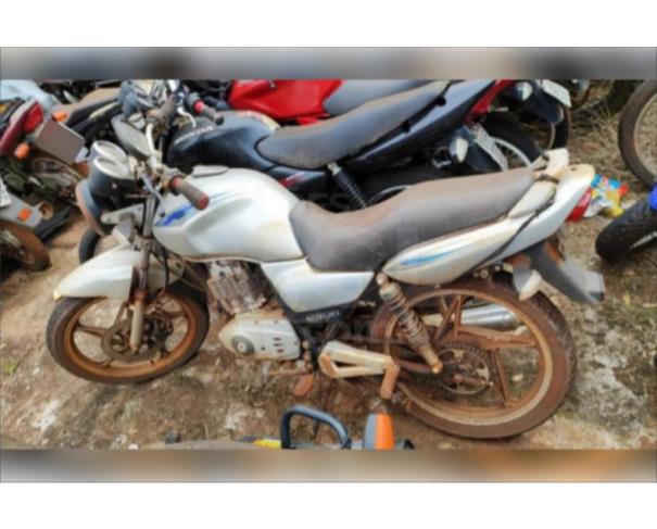 Foto de CASCAVEL/PR - Motocicleta JTA Suzuki EN125 YES
