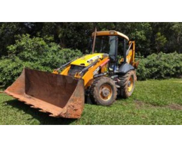 Foto de DIVINÓPOLIS/MG - Retroescavadeira JCB, modelo 3C.