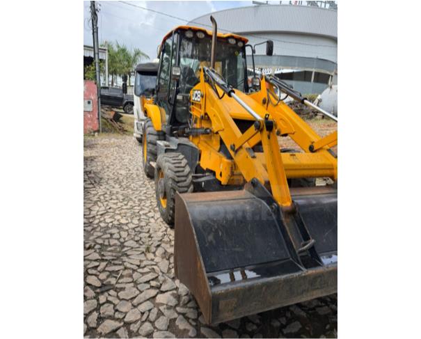 Foto de DIVINÓPOLIS/MG - RETROESCAVADEIRA JCB - ANO: 2023/2023 - PA13058