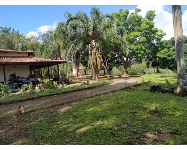 Foto de SÃO GONÇALO DO PARÁ/MG – Sítio com 19.88.00 hectares (198.800m²) frente para BR—262 