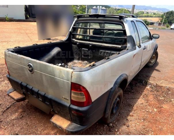 Foto de LAVRAS/MG - FIAT STRADA FIRE CE - 2007/2007 - COR: PRATA - 