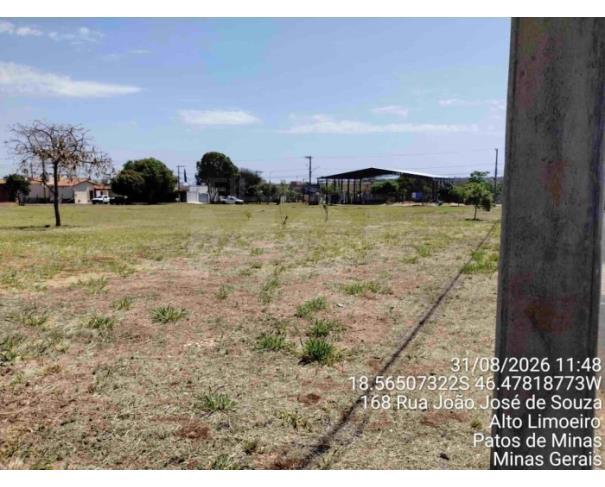 Foto de PATOS DE MINAS/MG - Praça constituída pela Quadra 13, com área de 4.256,00 m², localizada no Bairro Alto Limoeiro