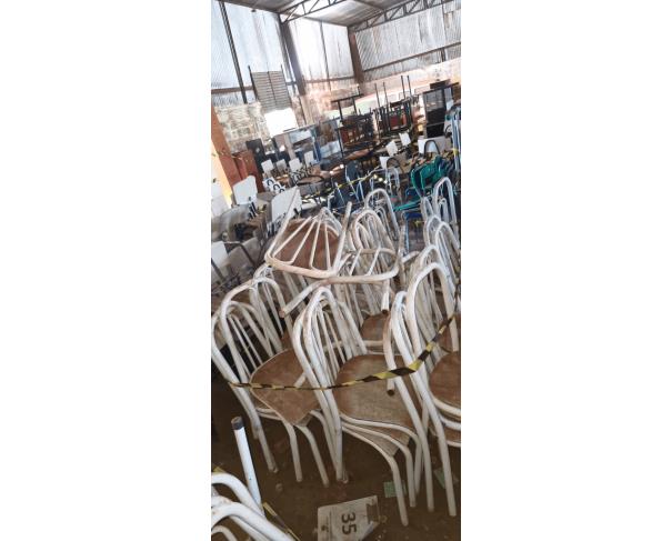 Foto de PONTES GESTAL/SP - Mesas diversas, Cadeiras diversas para escritório, Cadeiras de aço tubular