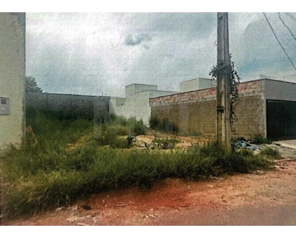 Foto de VAZANTE/MG — Lote com 300m² no Bairro Vitória
