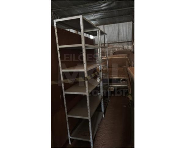 Foto de PONTES GESTAL/SP - Armários tipo vitrine, Camas com estrutura em MDP solteiro, Prateleiras de aço, e armário de madeira, Arquivos e armário de aço, Armário de aço