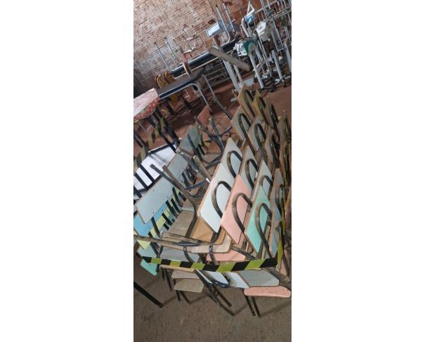 Foto de PONTES GESTAL/SP - Cadeiras infantis coloridas, Mesas diversas – escrivaninha, mesa para impressora, mesa de formica, Carteiras escolares, Cadeiras escolares infantis
