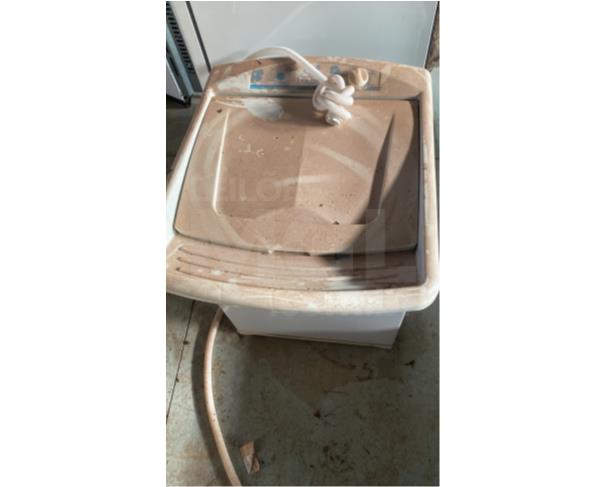 Foto de DUMONT/SP - Eletrodomésticos – Ventiladores, geladeiras, ar condicionado, bebedouro de galão, micro-ondas, tanque de lavar roupa de plástico, máquina de lavar, bebedouro industrial e etc