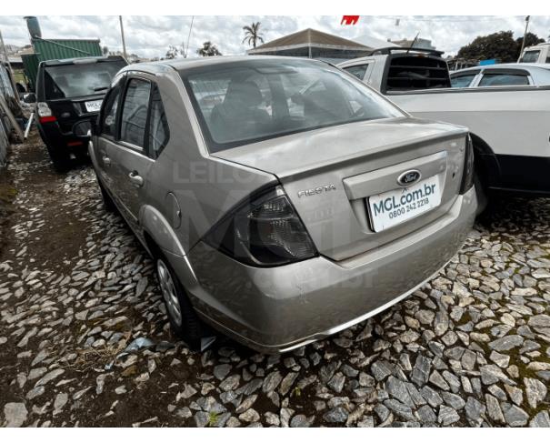Foto de ITAÚNA/MG - FORD FIESTA SEDAN 1.6 - ANO 2011/2012 - SC882