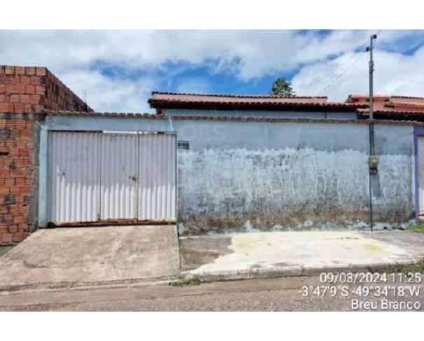 Foto de BREU BRANCO/PA — Casa com 2 quartos e 1 vaga na garagem no bairro.