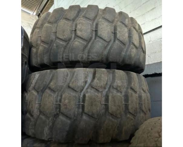 Foto de CONTAGEM /MG 4 PNEUS USADOS ORIGINAIS SENDO: 2 BRIDGESTONE RADIAIS2 TITAN 28 LONAS-- PA13001
