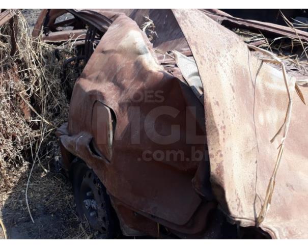 Foto de ITAÚNA/MG - (CARRO) - SUCATA NÃO RECONHECÍVEL - HONDA CIVIC LX - 2001/2002