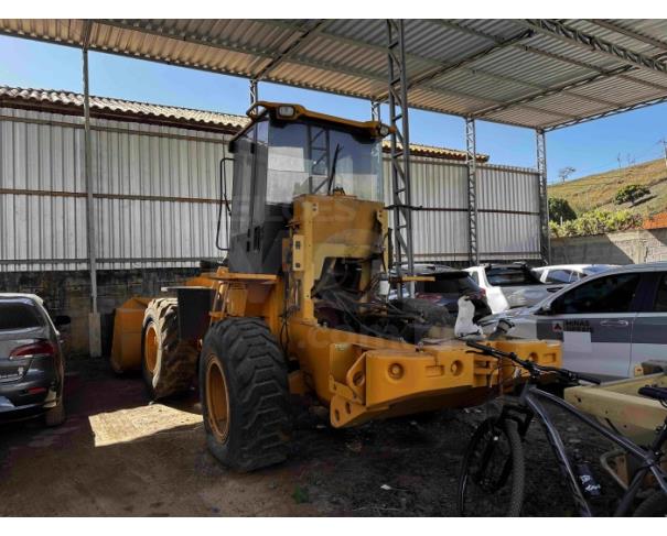 Foto de PIRAPETINGA/MG - Pá carregadeira Caterpillar modelo 924G