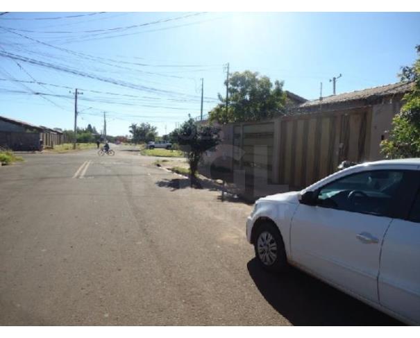 Foto de CAMPO GRANDE/MS — Casa com 2 quartos e 1 vaga na garagem no bairro Caiobá