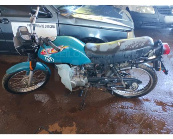 Foto de DRACENA/SP - Sucata composta por motocicleta Honda, Titan CG 125, ano 1998/1998
